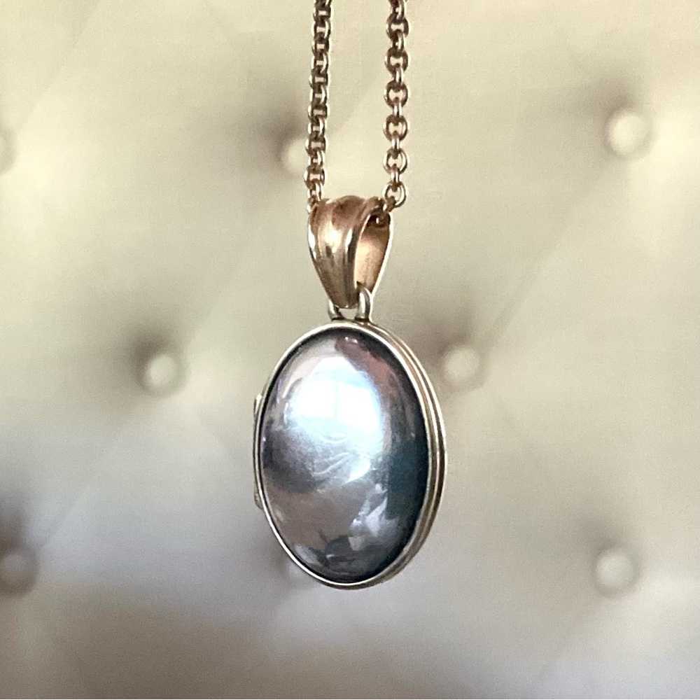 James Avery Retired Gold and Sterling Silver Locket - Picture 3 of 7
